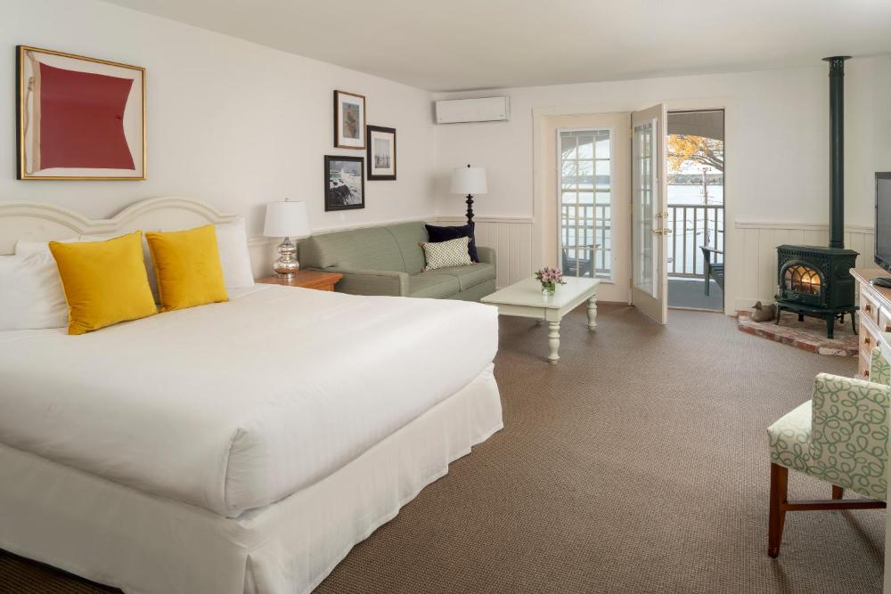 Partial Ocean View with King Bed interior